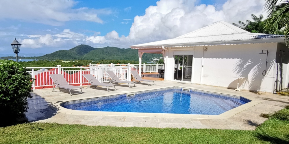 Location Villa à Sainte Anne en Martinique - Ref : M096