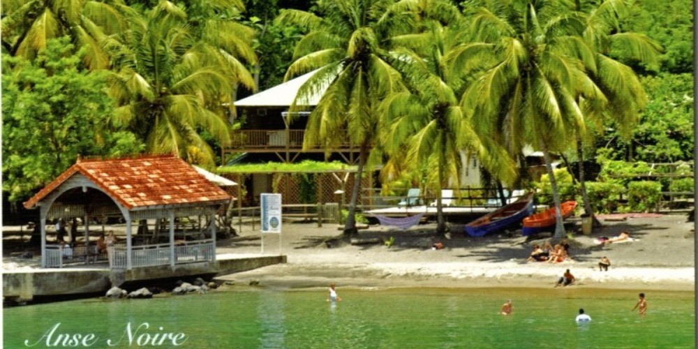 Location Gîtes du domaine de Robinson aux Anses d'Arlet en Martinique - Ref : AM049