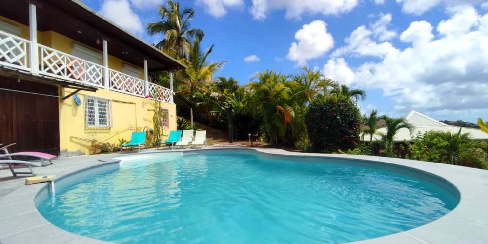 Location Villa à Sainte Anne  en Martinique - Ref : M043