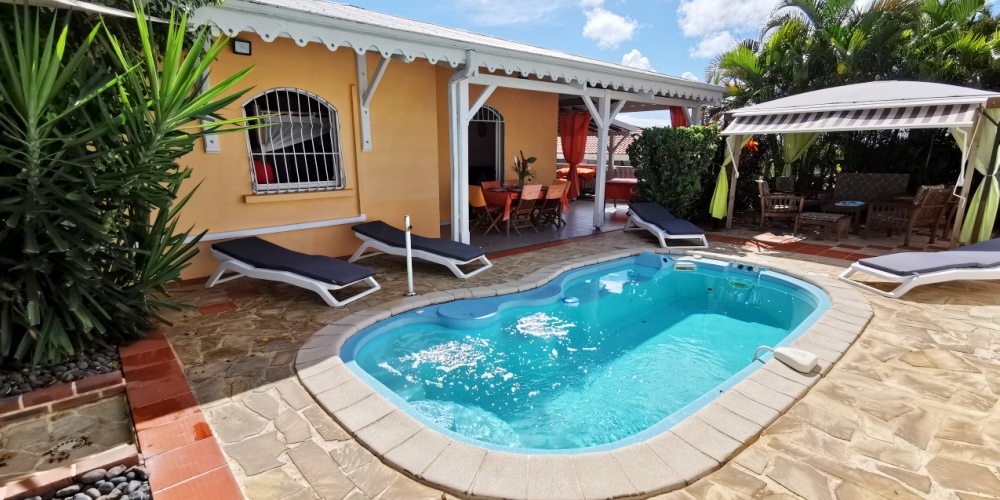 Location Villa à Sainte Anne en Martinique - Ref : M045