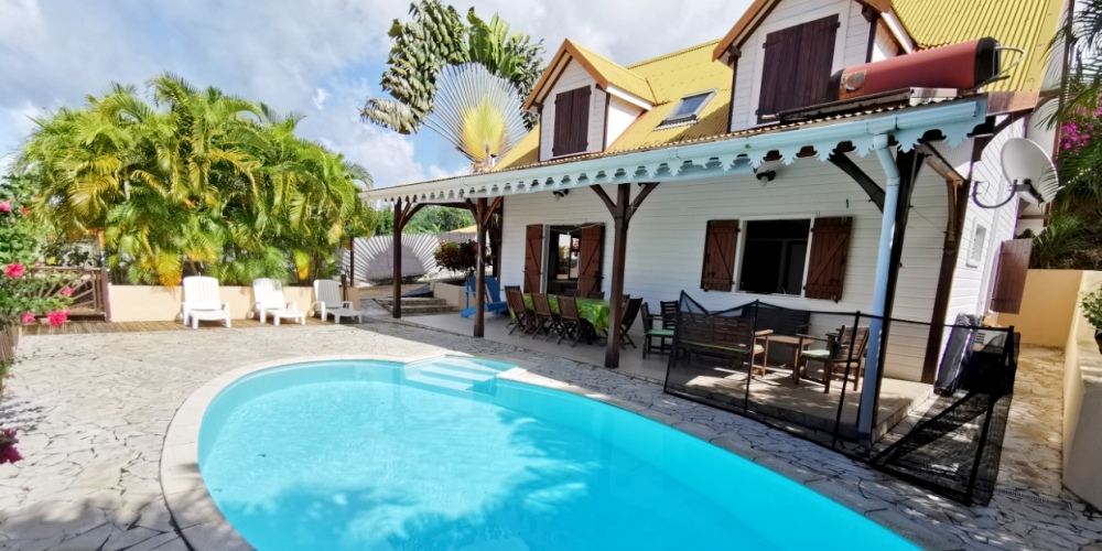 Location Villa à Sainte Luce en Martinique - Ref : M073